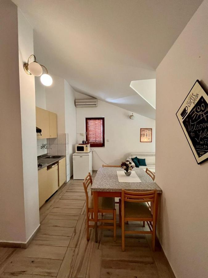דירות ילסה Gorana Apartman With Swimming Pool מראה חיצוני תמונה
