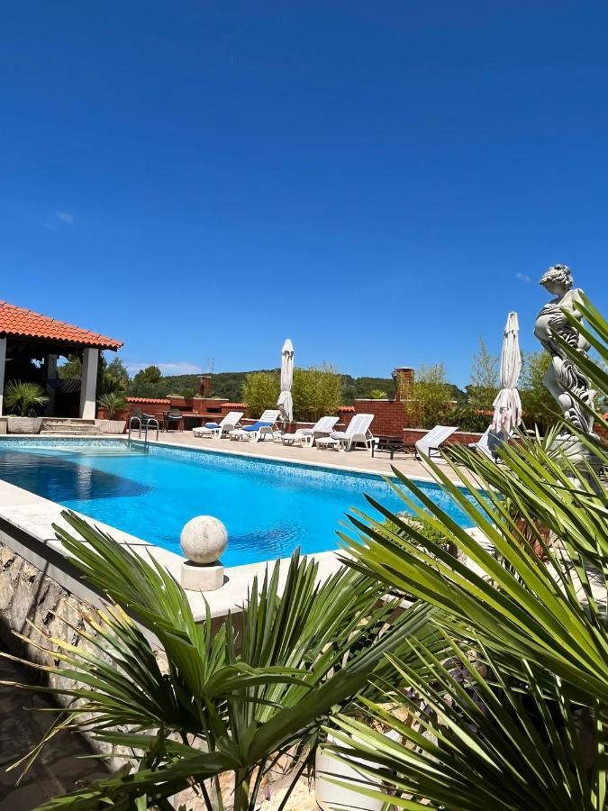 דירות ילסה Gorana Apartman With Swimming Pool מראה חיצוני תמונה